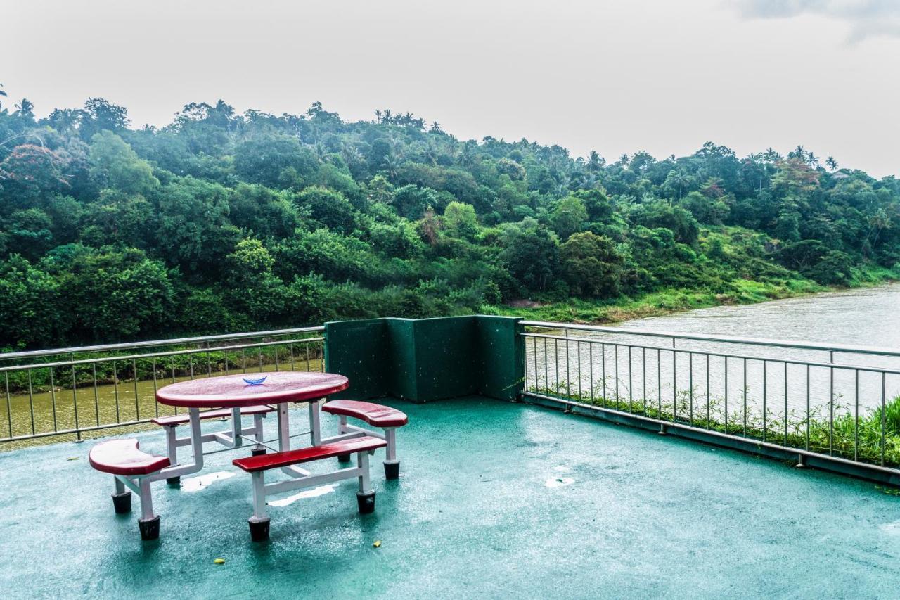 Kandy Riverside Villa Exteriör bild